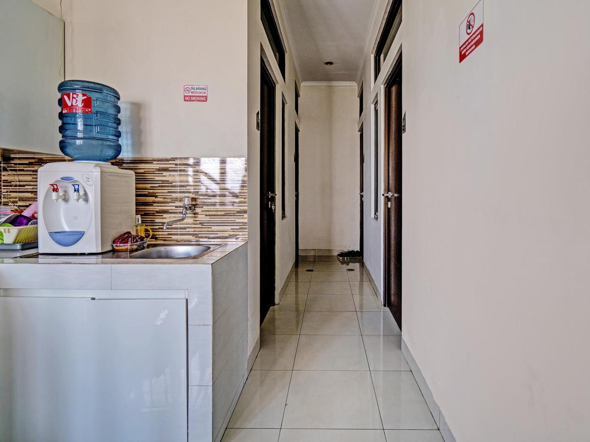 Oyo 92772 Losmen Diah Syariah Langsa Экстерьер фото